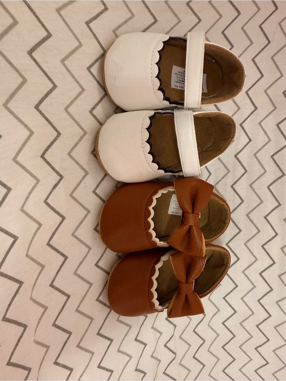 Baby size 6-12m Classic Mary Jane Shoes in White and Brown